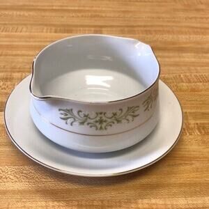 FINE CHINA OF JAPAN ALLEGRO 4N Gravy Boat with Attached 7 inch Underplate